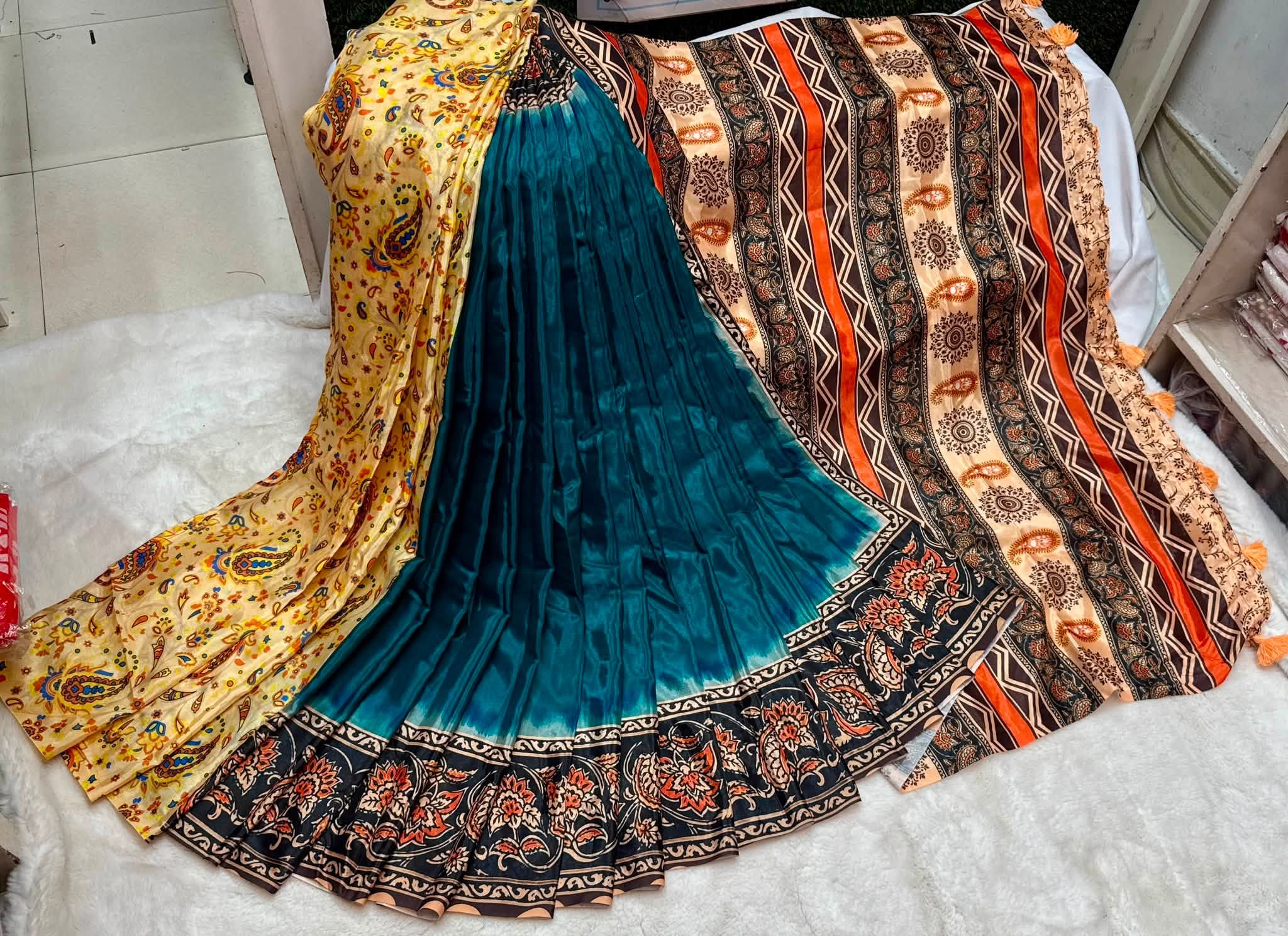 প্রিমিয়াম মাখন সিল্ক ব্লাউজ পিস সহ
