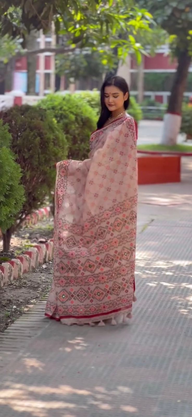 বুটিক্স শাড়ি (প্রিমিয়াম কোয়ালিটি)