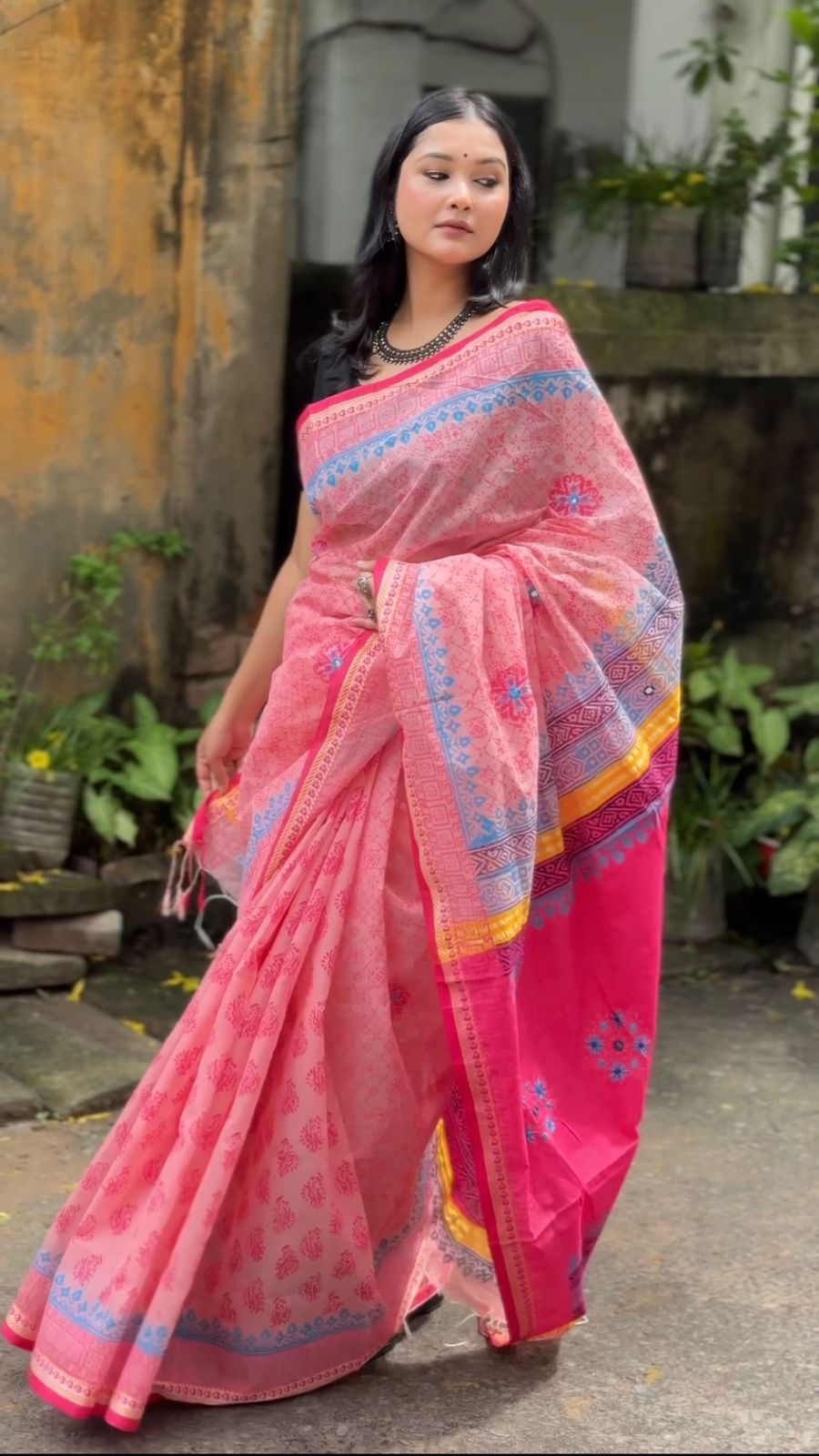 বুটিক্স শাড়ি (প্রিমিয়াম কোয়ালিটি)